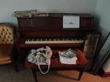 Baldwin Spinet Piano Made In USA Chicago, IL
Liberace and Elton John approved.