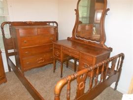 3 piece antique bedroom suite