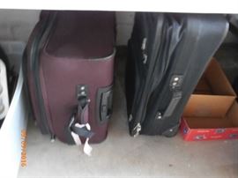 MANY NICE LUGGAGE PIECES - MORE AVAILABLE