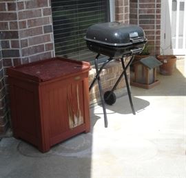 Small charcoal grill - great for tailgate parties!