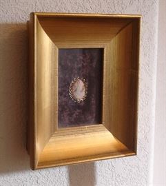 Framed cameo