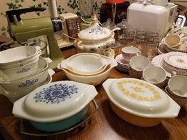 Full vintage kitchen!