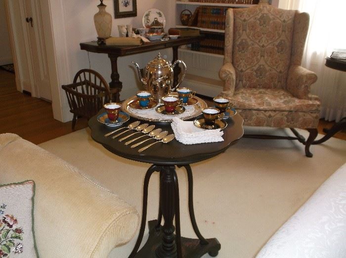 Unusual  round tea table