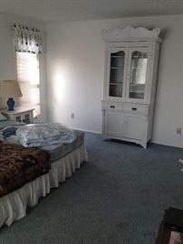 SWEET COTTAGE STYLE BEDROOM SET