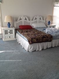 SWEET COTTAGE STYLE BEDROOM SET