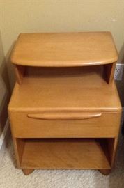 Heywood Wakefield night stand (2)