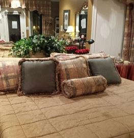 Custom made bedding for king bed - pillows included