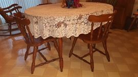 Dining room table with 6 chairs