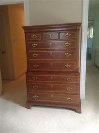 Henredon High Boy. Excellent condition