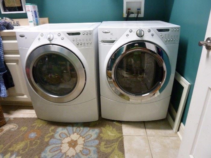 Whirlpool duet washer 2yrs old and dryer 4 years old
