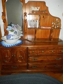 Pine dresser
