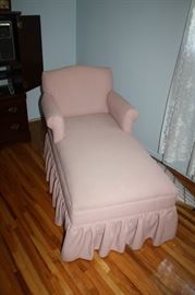 Vintage chaise lounge