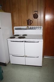 Vintage 1960's stove that still works