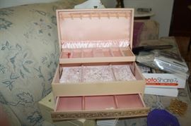 vintage jewelry box