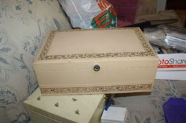 Vintage jewelry box