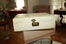 Vintage jewelry box