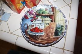 Collectible cat plate