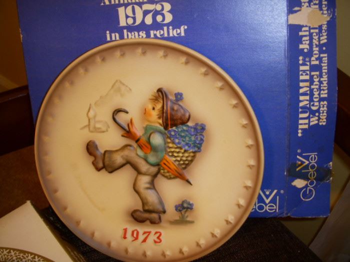1973 Hummel plate in box