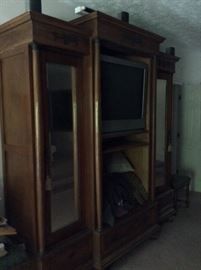 Gorgeous very large 3 piece Armoire - storage for TV or whatever! Matching piece to Beds, chairs and nightstands