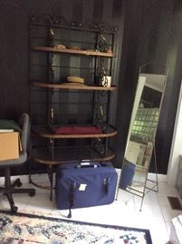 Bakers Rack, Mirrors