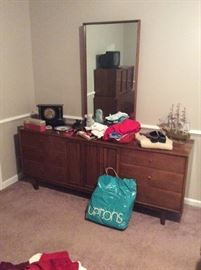 Dresser and Mirror - American of Martinsville - Mid-Century Modern - Just wonderful!