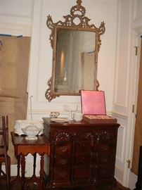 more antiques, porcelains...etc...