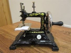 vintage sewing machines 