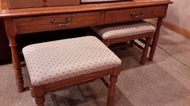 oak sofa table with 2 oak stools