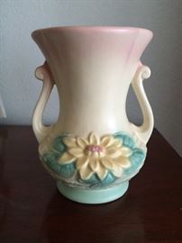 Hull water lily vase
