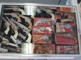 Hubley Flintlock, Cap Guns, Powder Horn