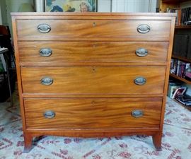 peroid Heppelwhite dresser