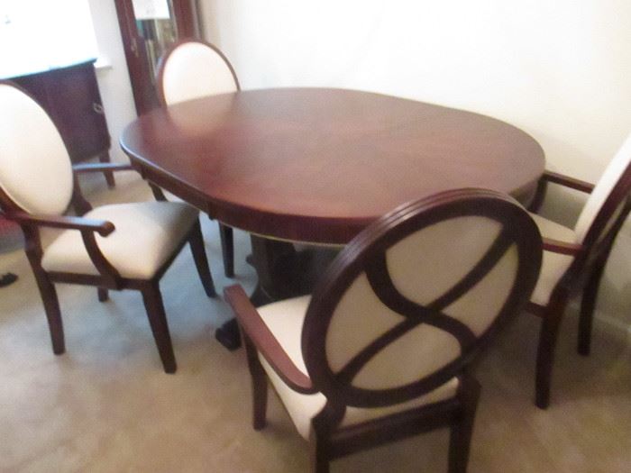 dinning table  & 4 chairs pedestal stand