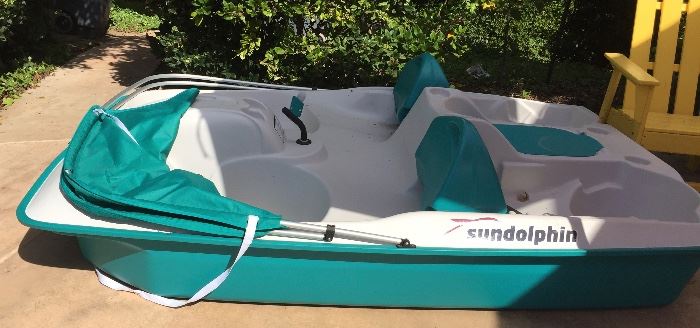 Sun dolphin paddle boat.