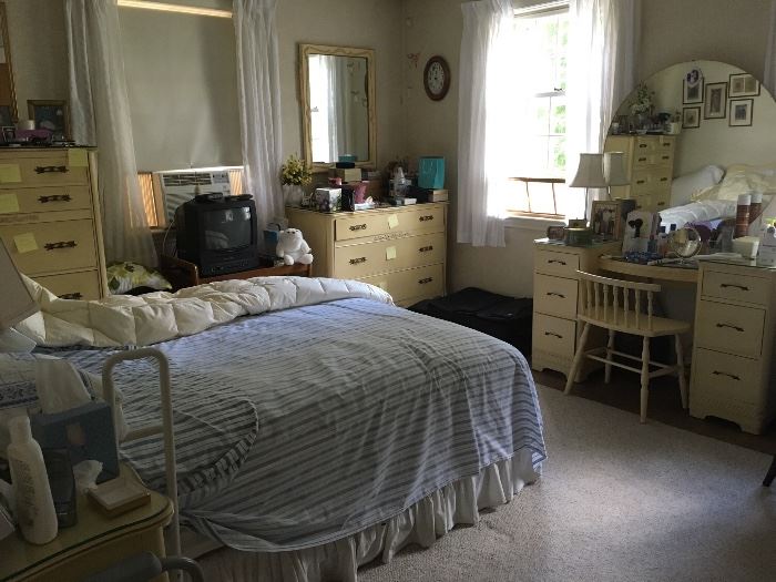Early American painted bedroom set