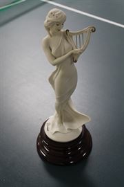 Exquisite Giuseppe Armani Figurine Girl Playing Harp Florence
