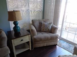 End table in white wash finish with dark wood top