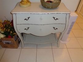 Shabby chic hall table