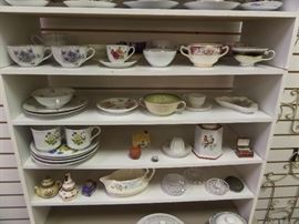 vintage tea cup & saucers 