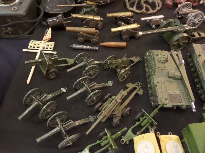 Dinky army toy's & metal toy soldiers 