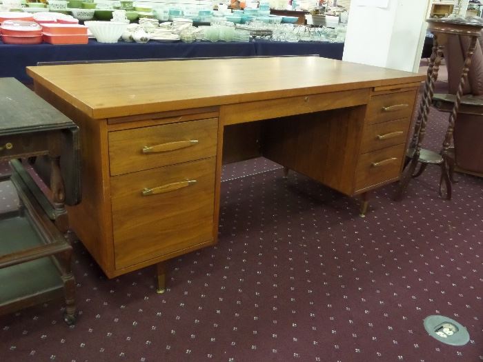 large retro desk - very good condition 