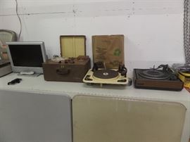 vintage Garrard turntable (need work) 