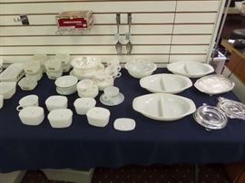 (This is the remaining Pyrex of the Love Pyrex & Other Stuff Sale)