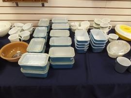 (This is the remaining Pyrex of the Love Pyrex & Other Stuff Sale)