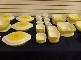 (This is the remaining Pyrex of the Love Pyrex & Other Stuff Sale)