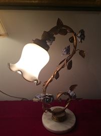 Beautiful vintage dresser lamp with china roses