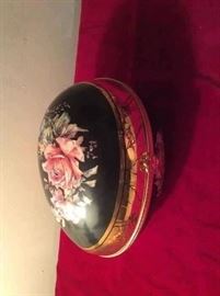 Large Limoges hinged egg