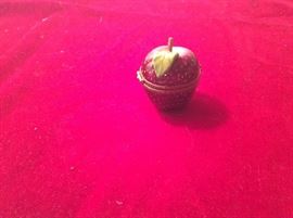 Limoges Aplle Peint Mein trinket box