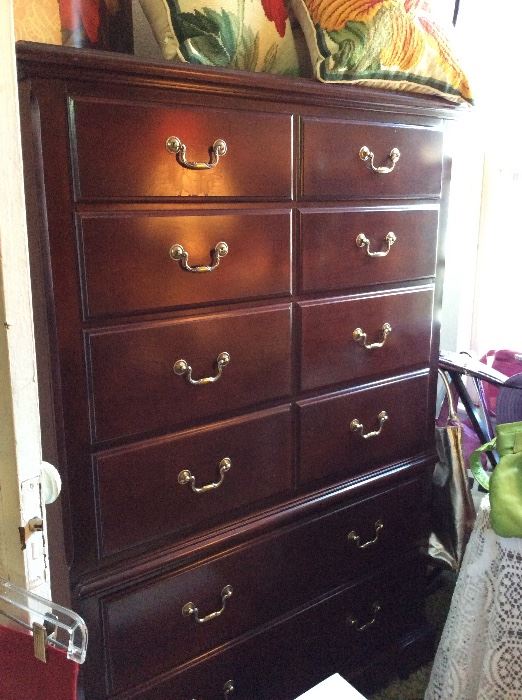 Thomasville Heritage cherry 6 drawer chest