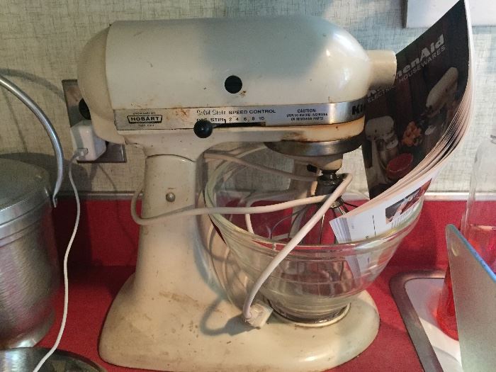 Vintage Kitchenaid  Works great....needs a cleaning.