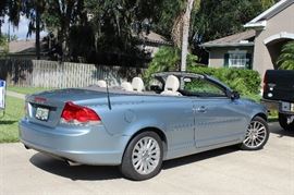 2006 VOLVO C70 CONVERTIBLE 63000 MILES GARAGE KEPT 